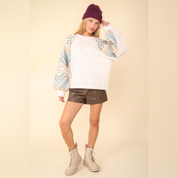 VERY J Printed Long Sleeve Round Neck Knit Top - Picture 5 of 5